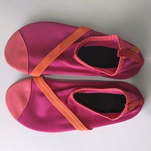 Hot pink fitkicks slippers/flats